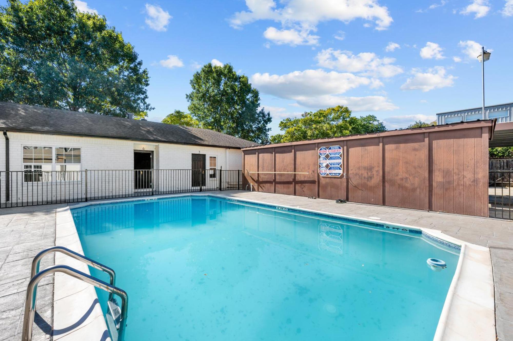 Spacious 1Br Galleria Apt With Pool & Free Park ヒューストン エクステリア 写真