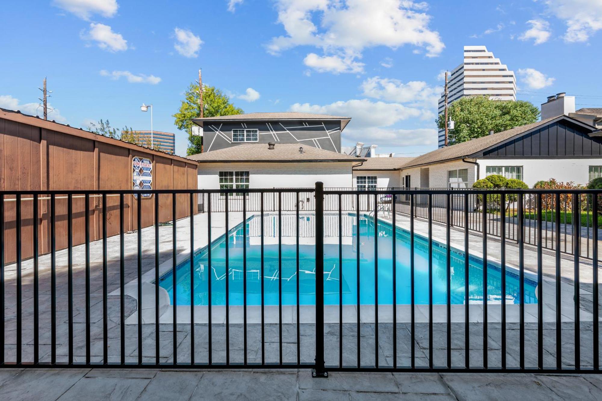 Spacious 1Br Galleria Apt With Pool & Free Park ヒューストン エクステリア 写真
